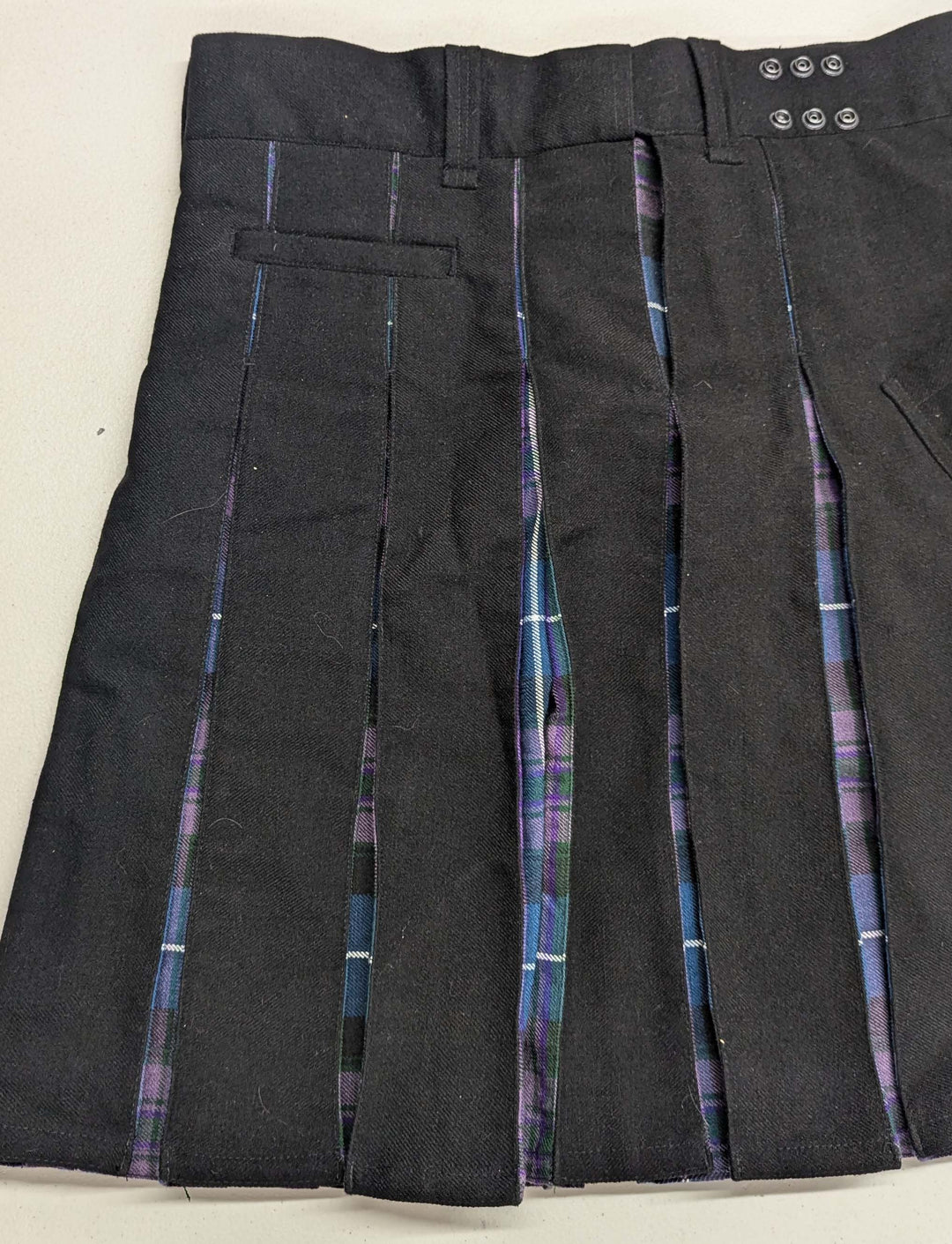 CLEARANCE! Black / Pride of Scotland Box Pleat Ultimate Two Tone Kilts (hybrid) - 40x24.5