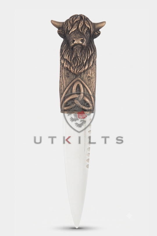 Sgian Dubh – Inverloch, Highland Coo Triquetra