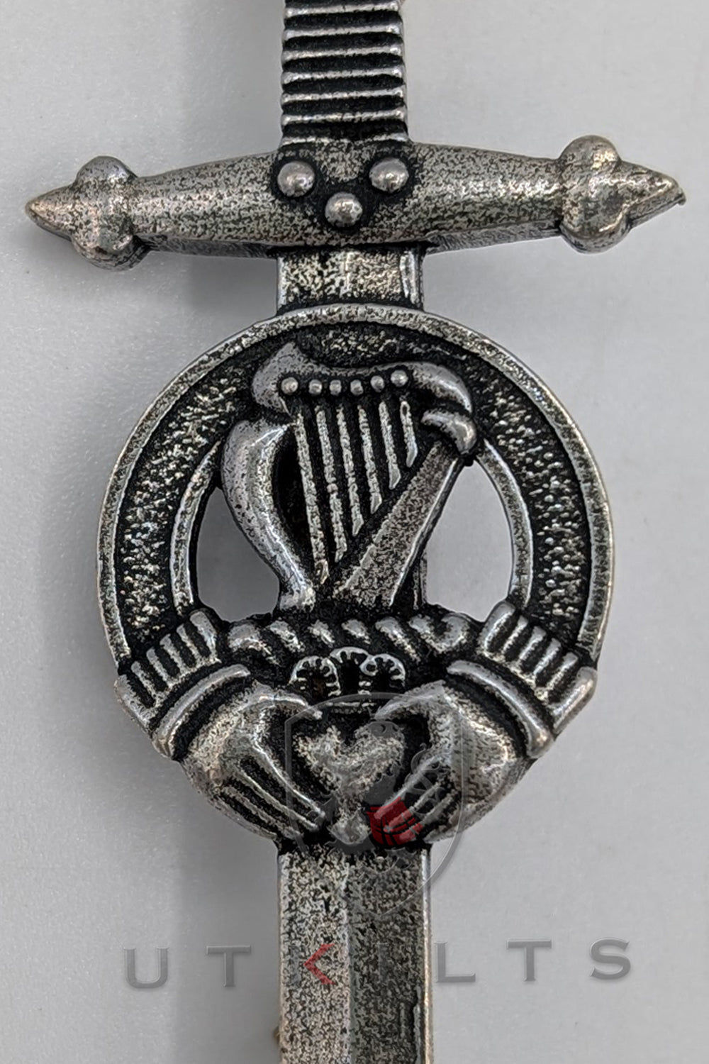 Kilt Pin – Inverloch, Irish Harp Crest