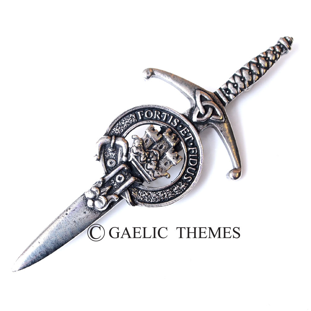  A silver dagger featuring a Scottish crest, elegantly designed, showcasing the MaclachlanKP95 emblem.