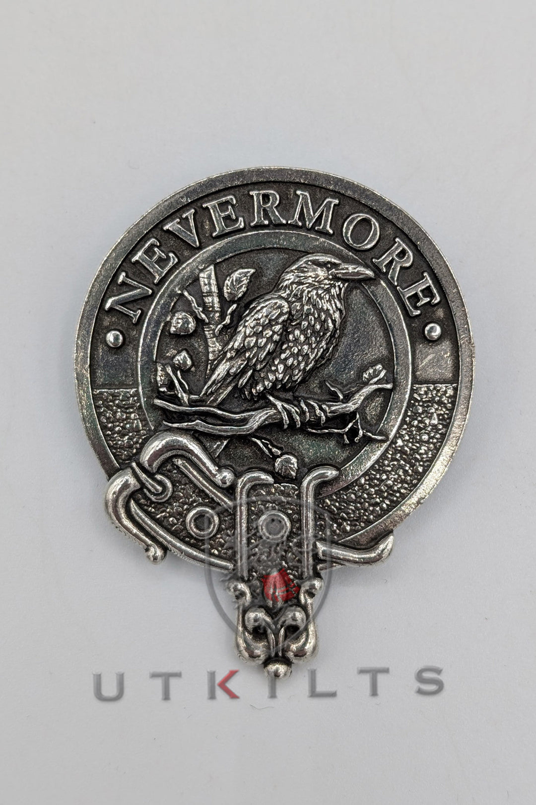 Kilt Accessory Bundle – Inverloch, Watchful Raven: Buckle – Cap Badge – Pin