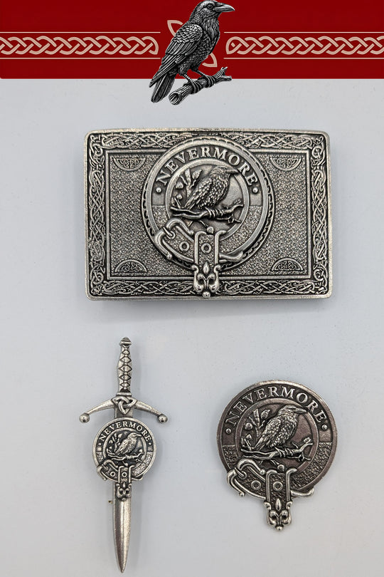 Kilt Accessory Bundle – Inverloch, Watchful Raven: Buckle – Cap Badge – Pin