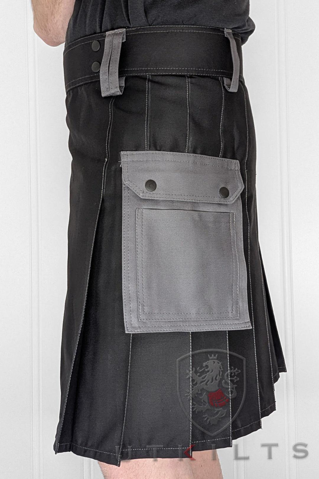 Standard Black Utility Kilt Night Fury Edition
