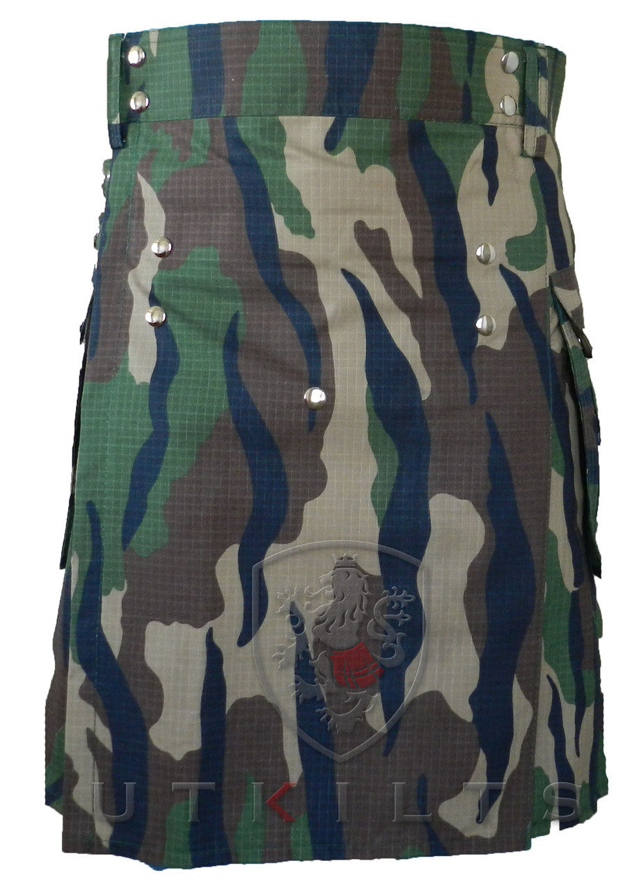 Utility Kilt - Deluxe Camo front view